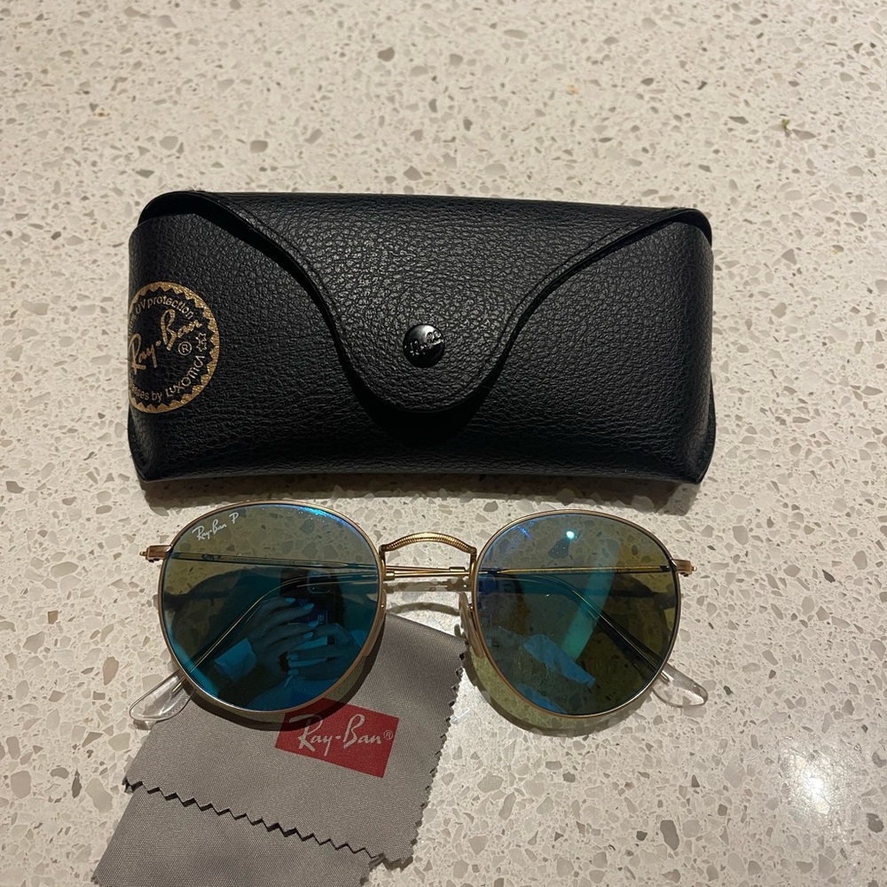 Ray-Ban Round Blue Flash Lenses